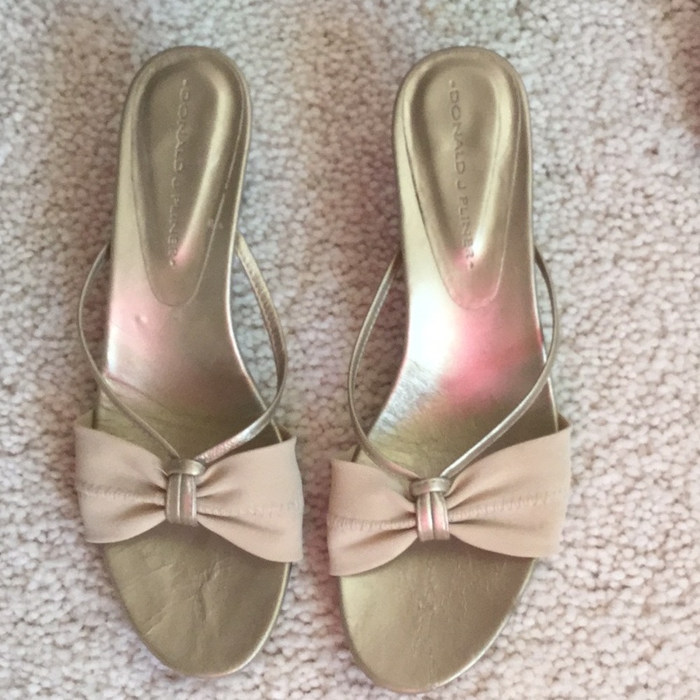 Donald J Pliner Gold heels 7 M